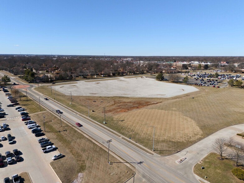 More Photos Of Maryland @ Walnut Lawn, Springfield Land For Sale