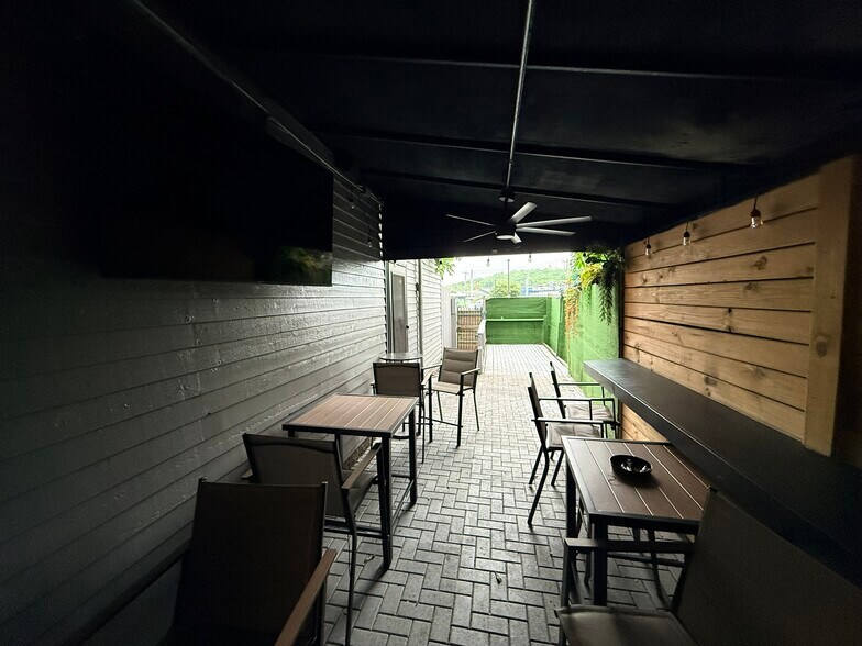 More Photos Of 4034 Hamilton Ave, Cincinnati Storefront Retail Office For Sale