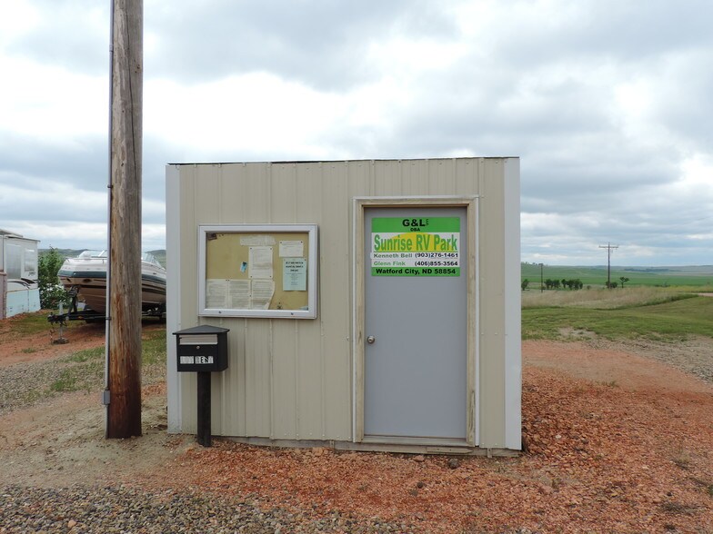 More Photos Of 22 NW M St, Watford City Trailer Camper Park For Sale