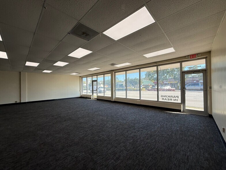 More Photos Of 4517-4525 Hollywood Blvd, Hollywood Storefront Retail Office For Lease
