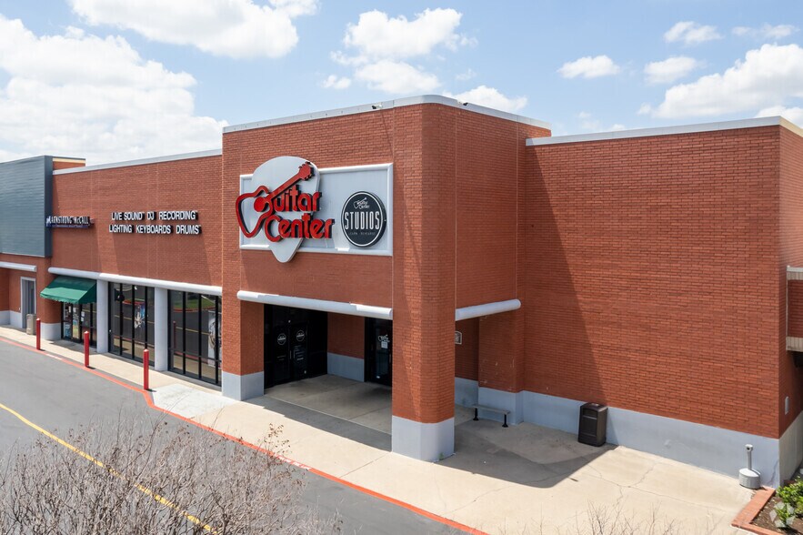 More Photos Of 2000 I-35 S, Round Rock Unknown For Lease