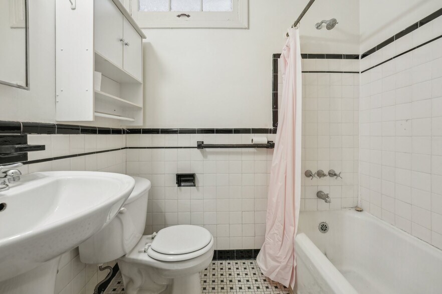 More Photos Of 3925 W St Nw, Washington Multifamily For Sale