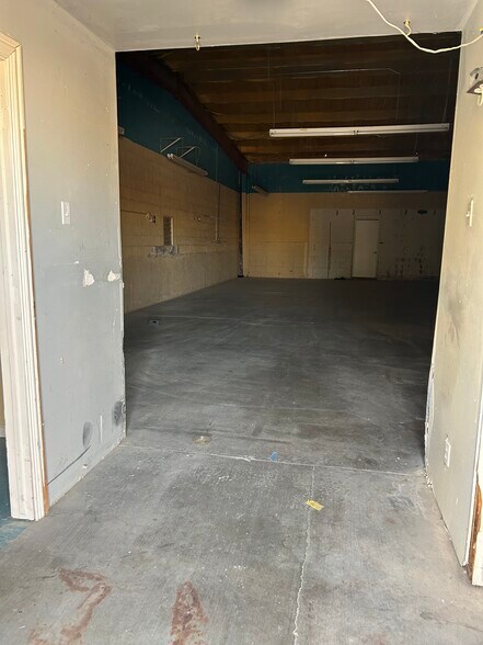 More Photos Of 1575 Roadrunner, Camp Verde Distribution For Lease