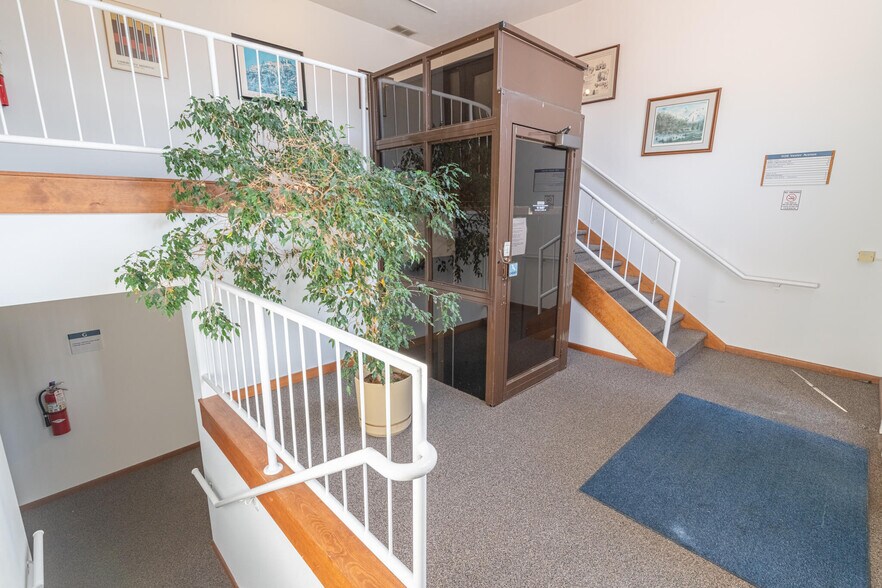 More Photos Of 1130 Vester Ave, Springfield Medical For Lease
