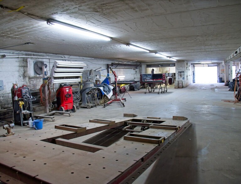 More Photos Of 808 Main Ave, Nitro Auto Repair For Sale