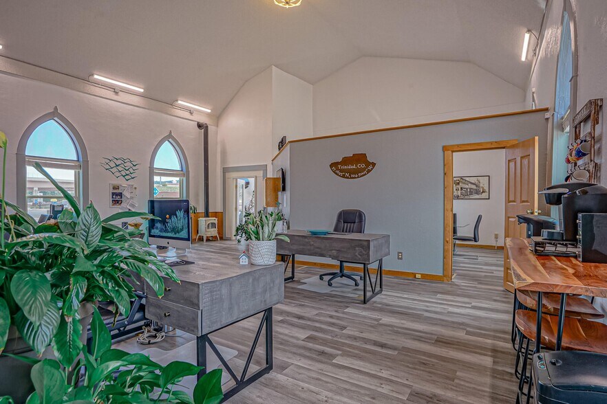 More Photos Of 431 University St, Trinidad Freestanding For Sale