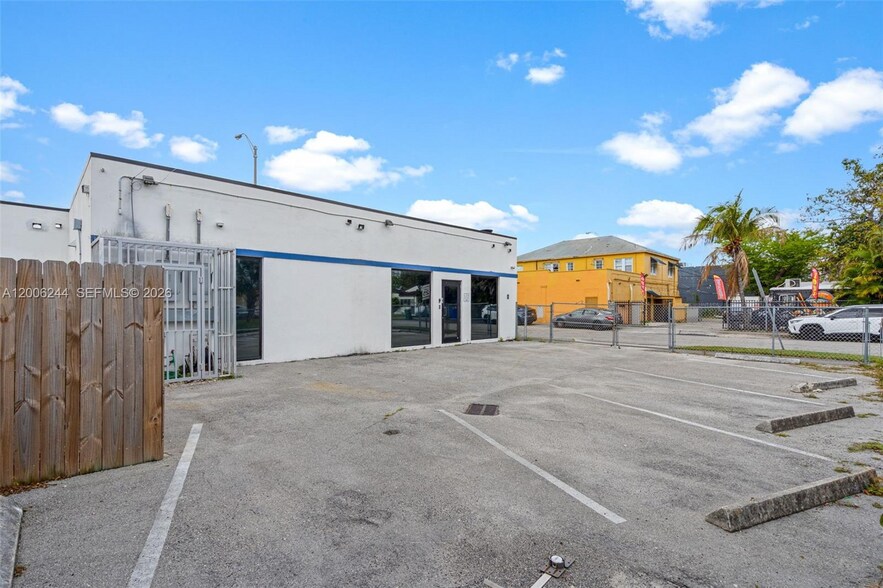 More Photos Of 4885 NW 7th Ave, Miami Office For Sale