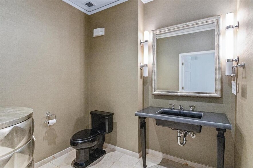 More Photos Of 1202 E Park Ave, Tallahassee Office Residential For Sale
