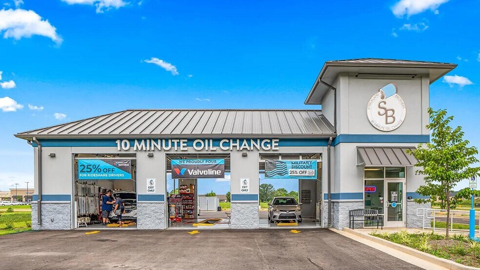 Primary Photo Of 301 US 72, Corinth Auto Repair For Sale