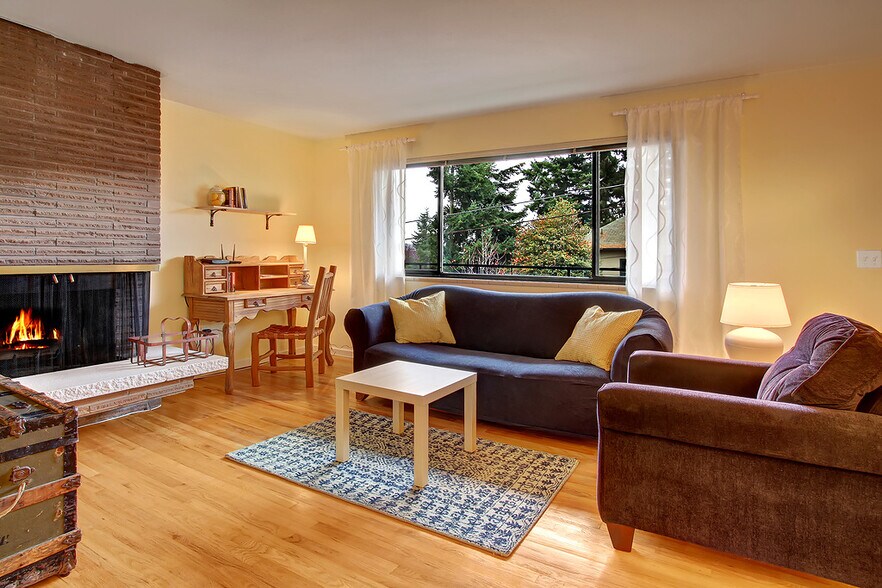 More Photos Of 4301 Whitman Ave N, Seattle Apartments For Sale