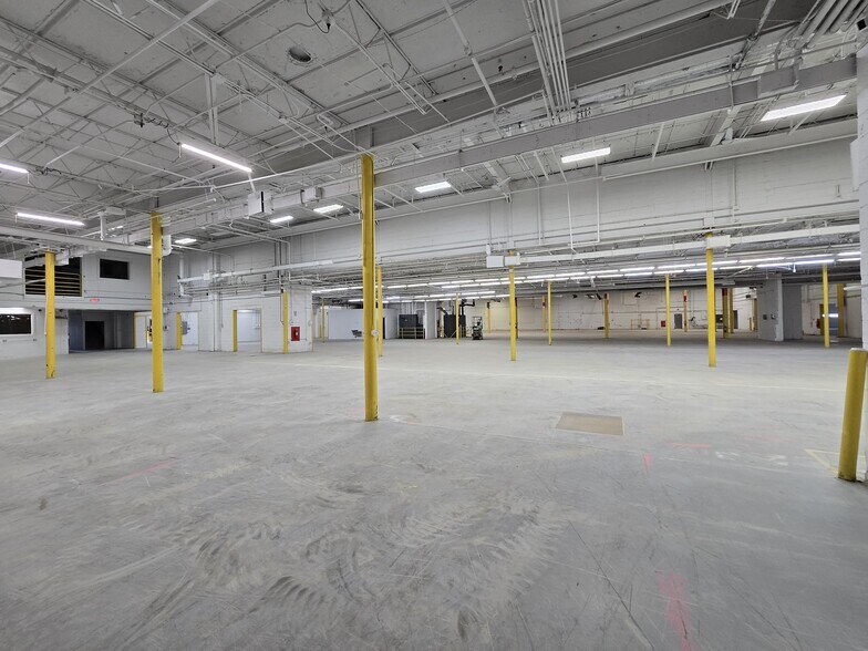More Photos Of 325 Jay St, Coldwater Warehouse For Lease