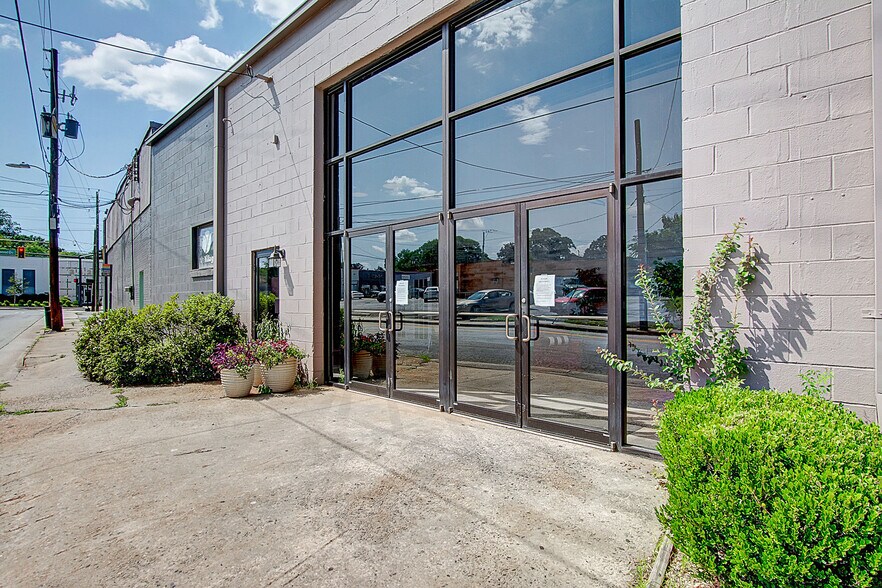 More Photos Of 3418 Dogwood Dr, Hapeville Religious Facility For Sale