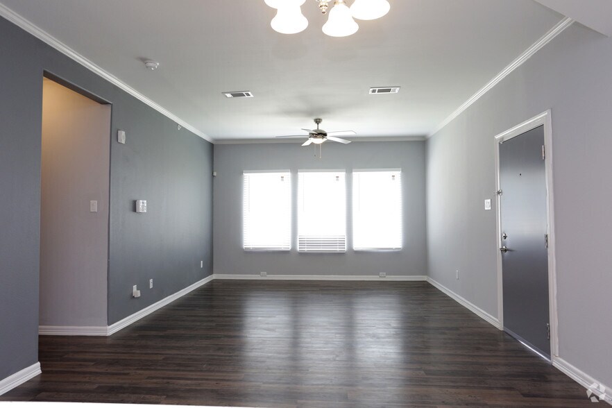 More Photos Of 2604 Avenue K, Bay City Apartments For Sale