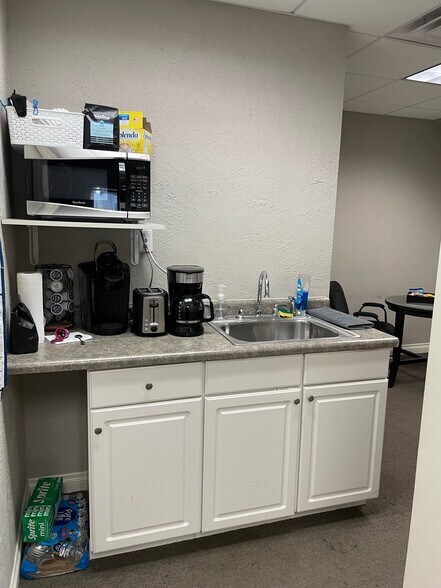 More Photos Of 11040 W Bluemound Rd, Wauwatosa Medical For Sale