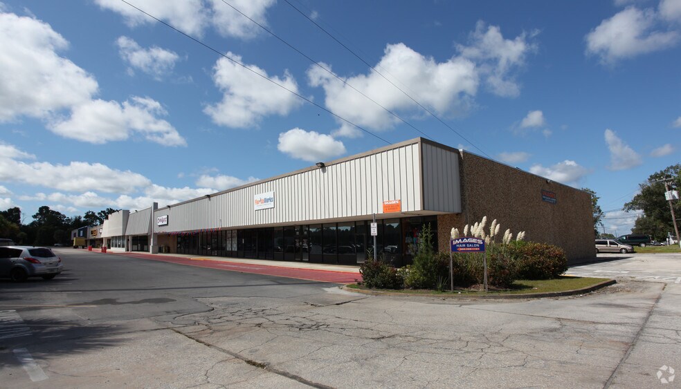 More Photos Of 817-837 S Walnut St, Starke Unknown For Lease