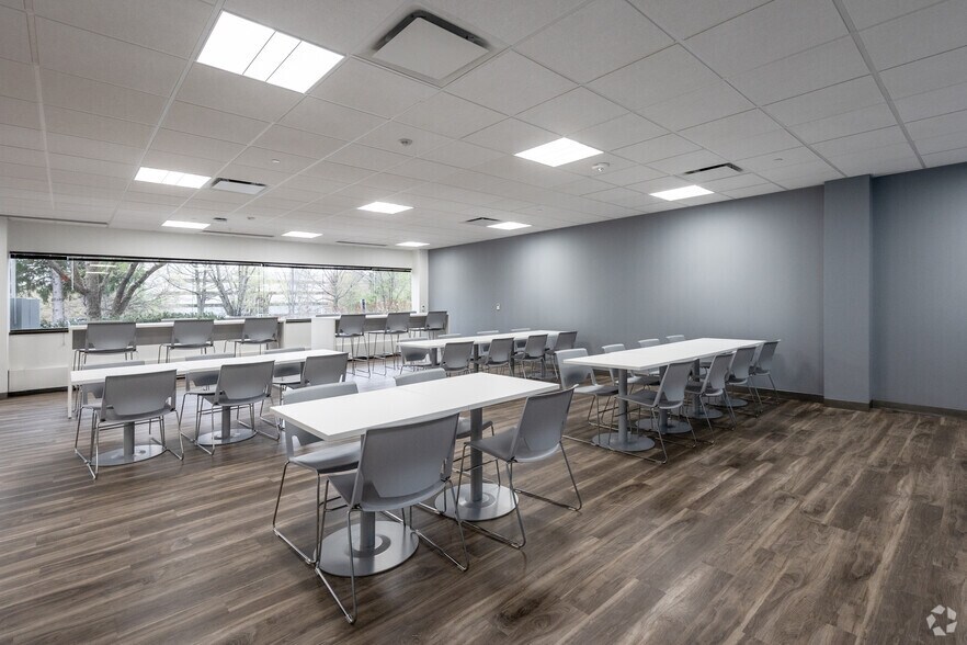 More Photos Of 10 Waterview Blvd, Parsippany Office For Sale