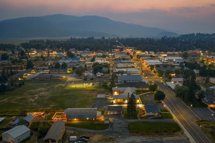 More Photos Of 508 E Main Ave, Chewelah Office For Sale