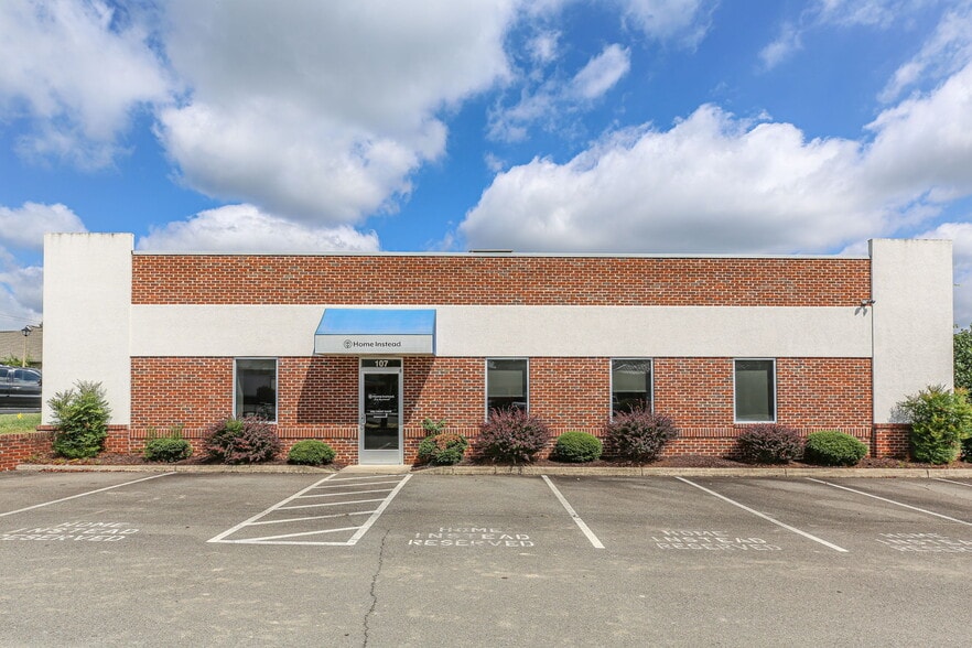 More Photos Of 107 Olde Greenwich Dr, Fredericksburg Office For Sale