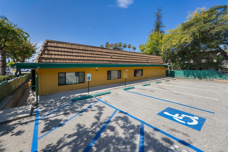More Photos Of 635 W Foothill Blvd, Monrovia Loft Creative Space For Lease