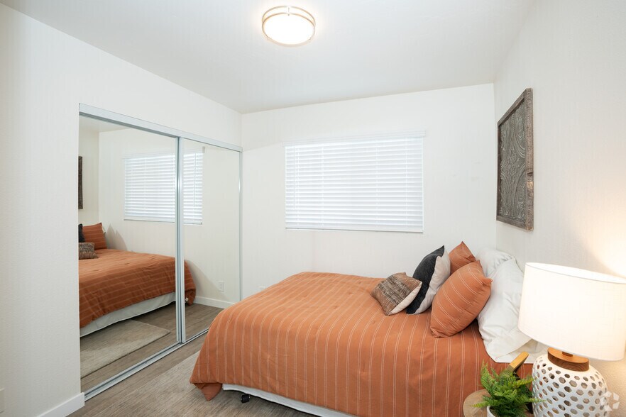 More Photos Of 628 W California Ave, Vista Apartments For Sale