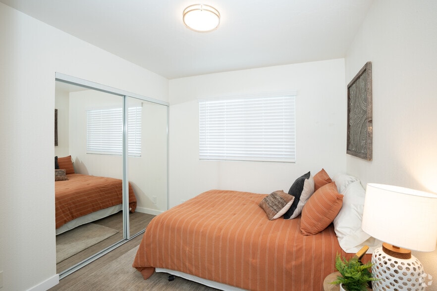 More Photos Of 628 W California Ave, Vista Apartments For Sale