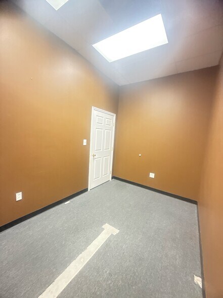 More Photos Of 23110 Kuykendahl Rd, Tomball Unknown For Lease