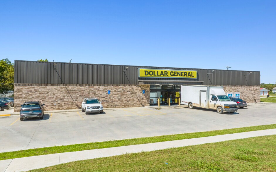 More Photos Of 241 N Main St, Jennings Freestanding For Sale