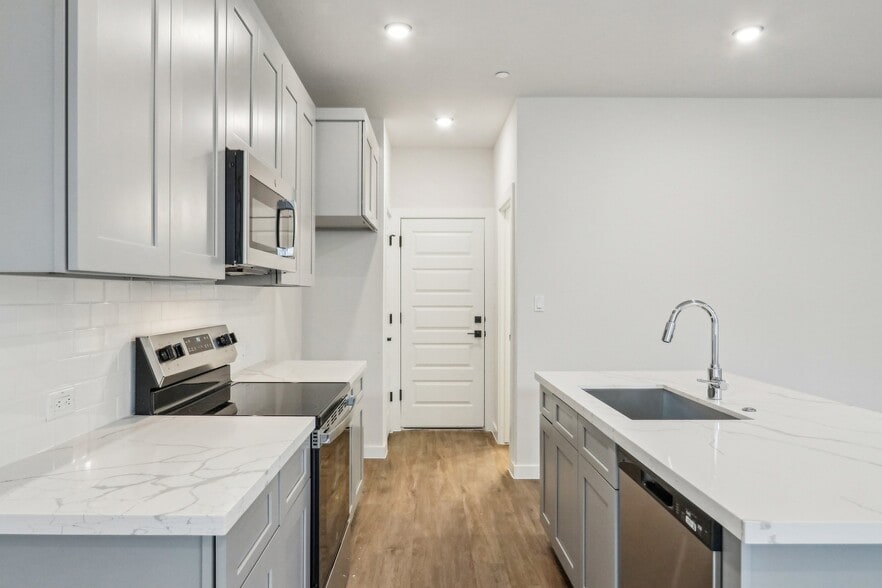 More Photos Of 2600 Gattis School Rd, Round Rock Multifamily For Sale