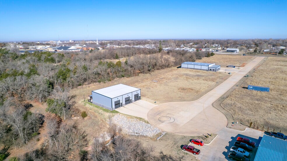 More Photos Of 6679 Prosper Rd, Edmond Showroom For Lease