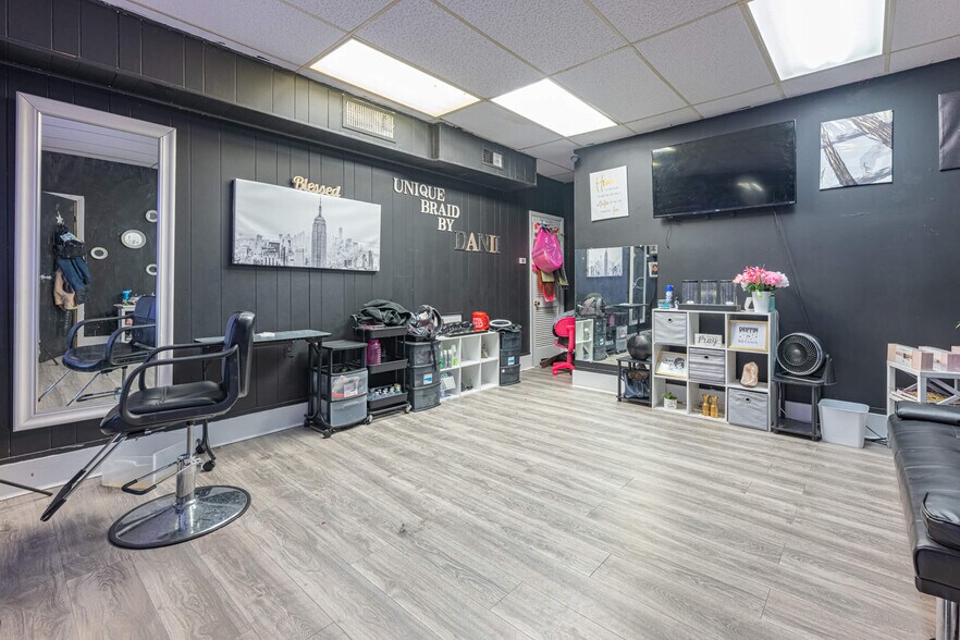 More Photos Of 8620 Winton Rd, Cincinnati Medical For Sale