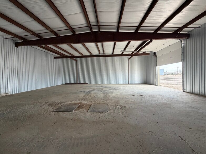More Photos Of 2410 Steven Rd, Odessa Industrial For Lease