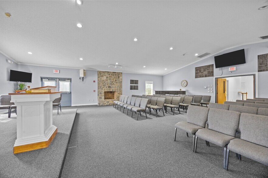 More Photos Of 188 Wiggins Rd, Mooresville Specialty For Sale