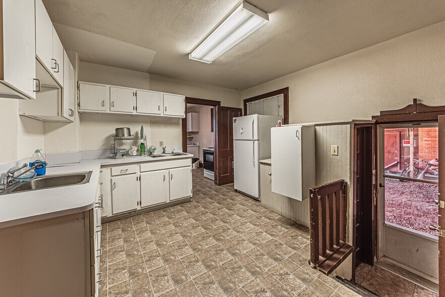 More Photos Of 134 W 7th St, Walsenburg Office Residential For Sale