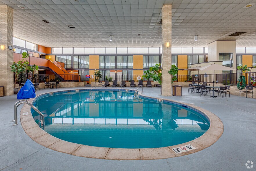 More Photos Of 2101 S Meridian Ave, Oklahoma City Hotel For Sale