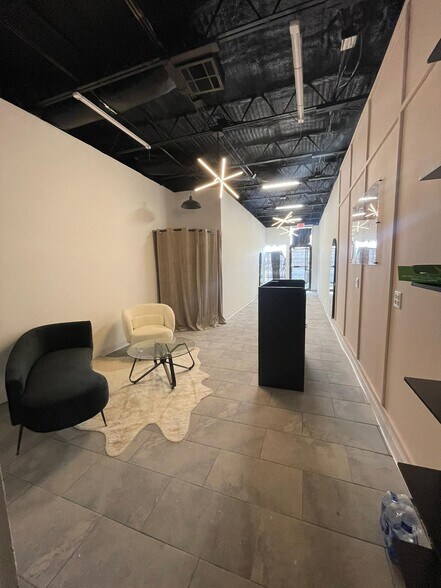 More Photos Of 5808-5812 Cullen Blvd, Houston Freestanding For Sale