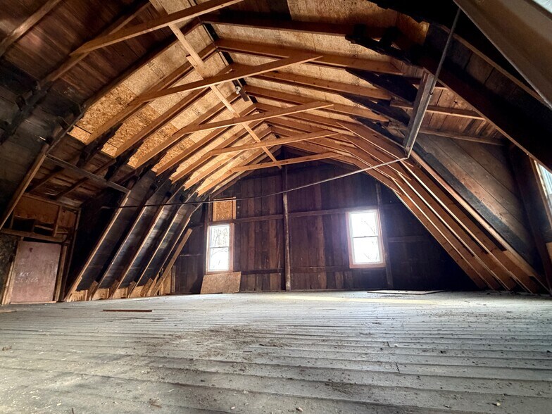 More Photos Of 112 Mill St, Linden Warehouse For Sale