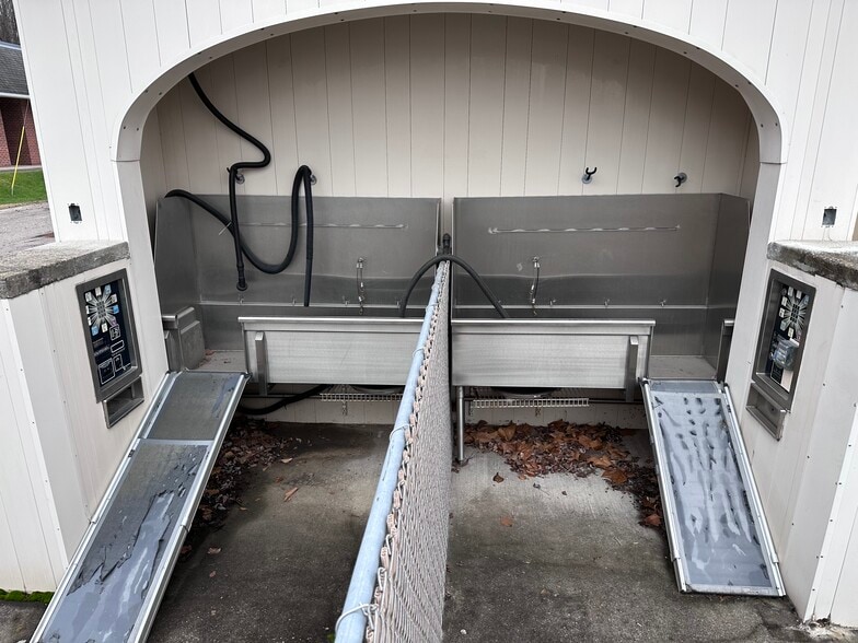 More Photos Of 701 Chestnut St, South Charleston Carwash For Sale