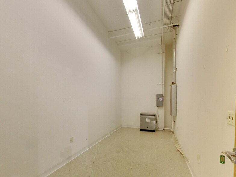 More Photos Of 1890 Bryant St, San Francisco Warehouse For Lease