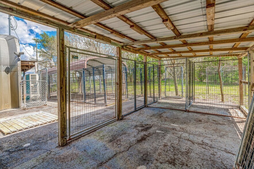 More Photos Of 1344 E 500 N, Albion Veterinarian Kennel For Sale