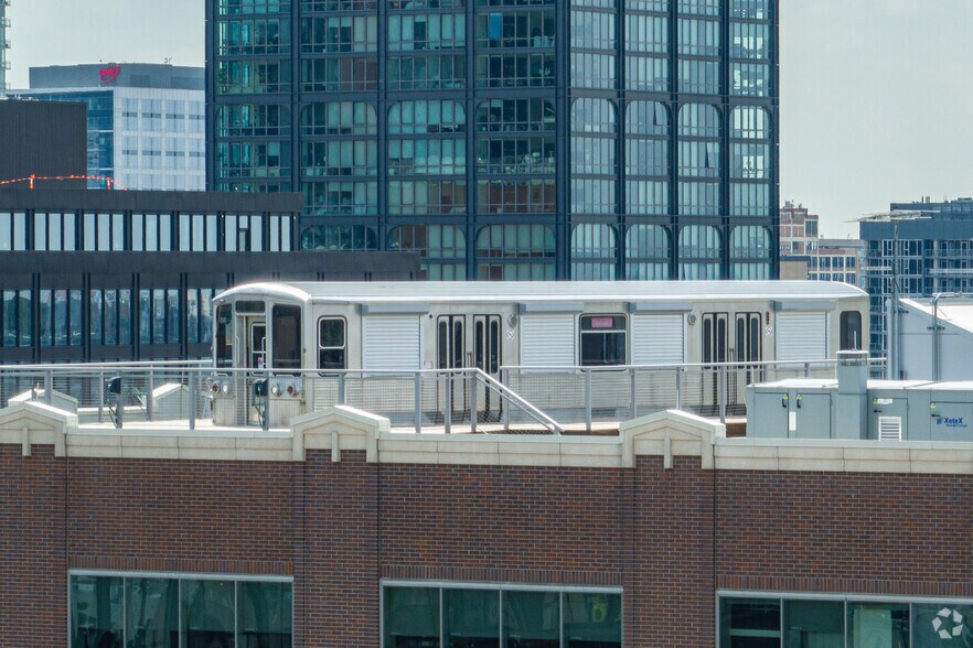 More Photos Of 1000 W Fulton Market, Chicago Office For Lease