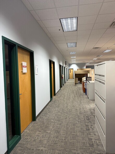 More Photos Of 1275 Park East Dr, Woonsocket Light Distribution For Lease