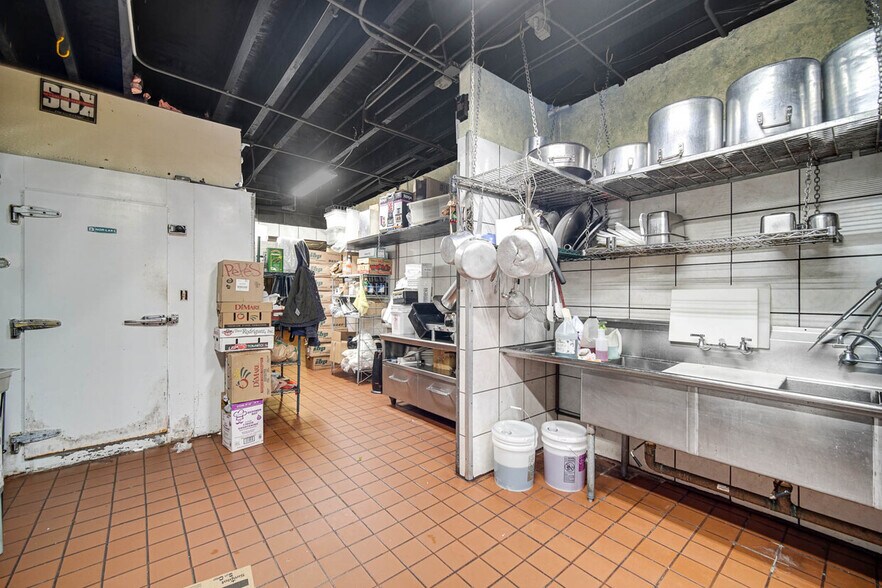 More Photos Of 6230 S Western Ave, Chicago Restaurant For Sale