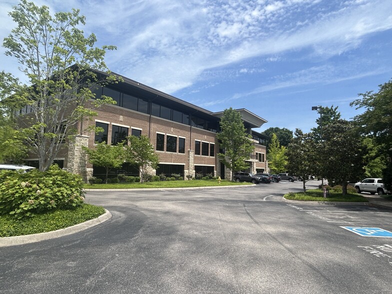 More Photos Of 620 Mabry Hood Rd, Knoxville Office For Lease