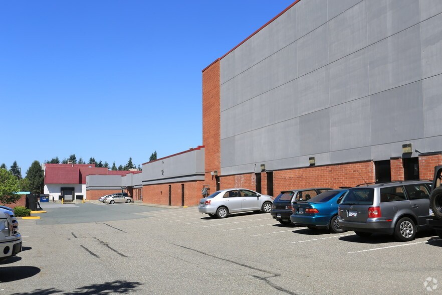 More Photos Of 32500 S Fraser Way, Abbotsford Freestanding For Lease