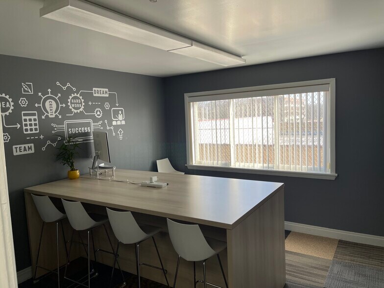 More Photos Of 3425 Dempster St, Skokie Office For Sale