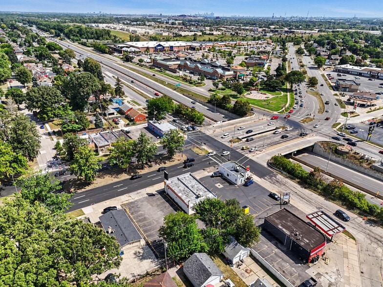 More Photos Of 22976 Outer Dr, Dearborn Flex For Lease