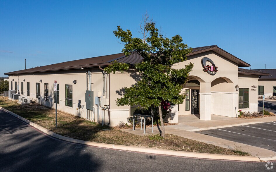 More Photos Of 11923 Culebra Rd, San Antonio Medical For Sale