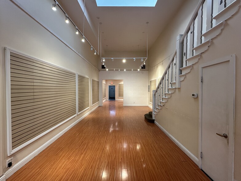 More Photos Of 532-536 Ramona St, Palo Alto Storefront For Lease
