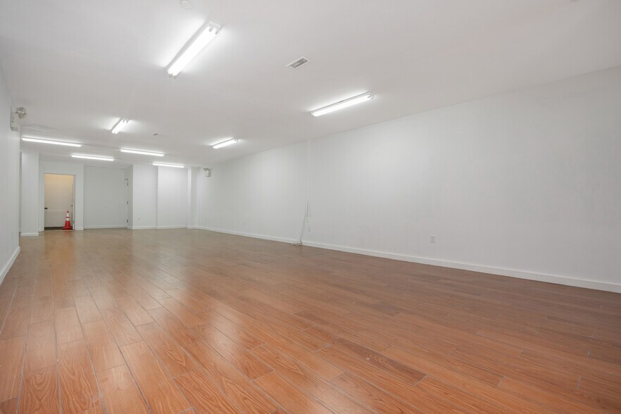 More Photos Of 172-18 Jamaica Ave, Jamaica Coworking Space