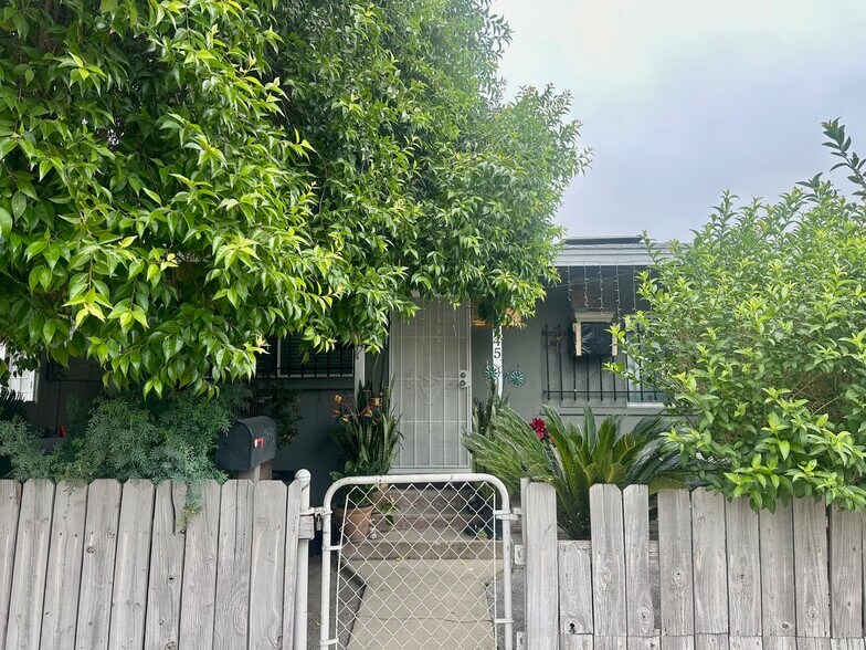 More Photos Of 695 W 17th St, San Bernardino Apartments For Sale